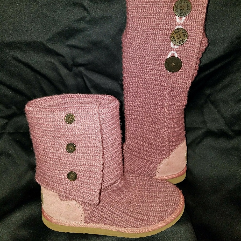 Ugg - Picture 2 of 5